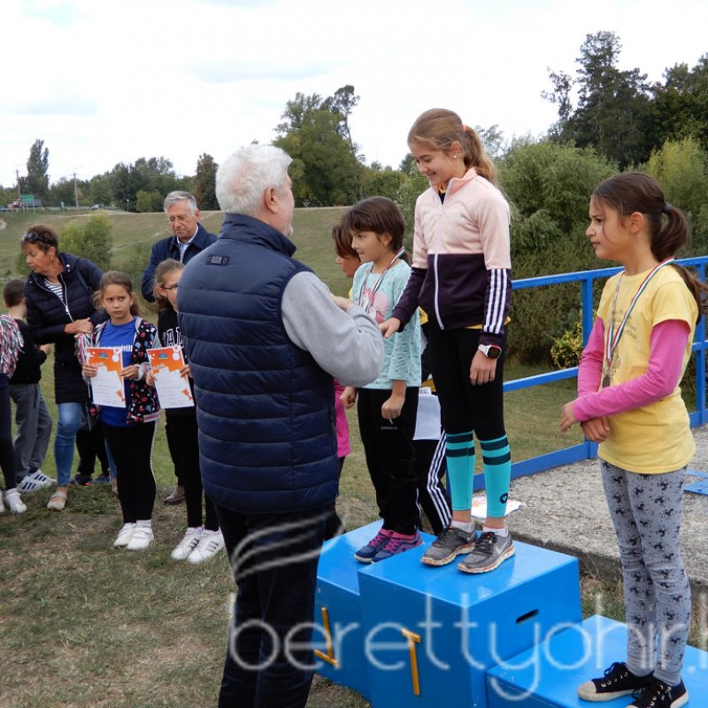 Mezei futóbajnokság Berettyóújfaluban 95